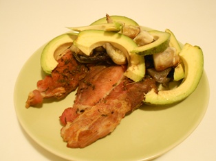 Carne la Cuptor Legume si Avocado